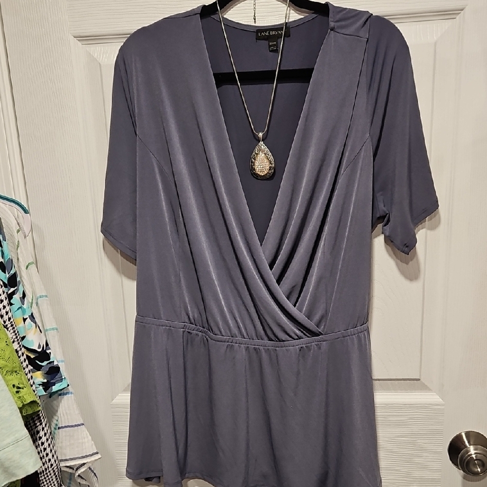 Elegant Women's Gray Top